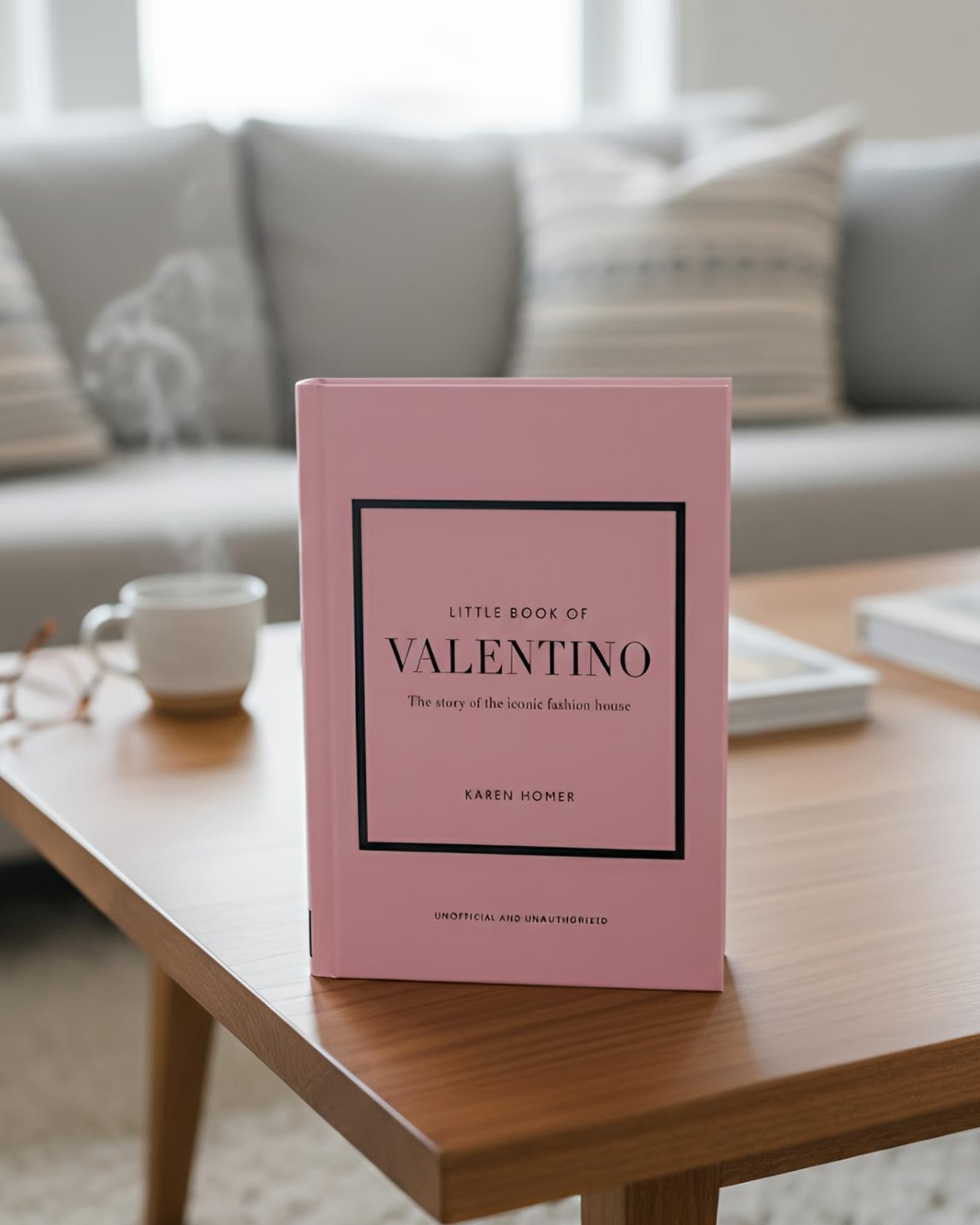كتاب VALENTINO